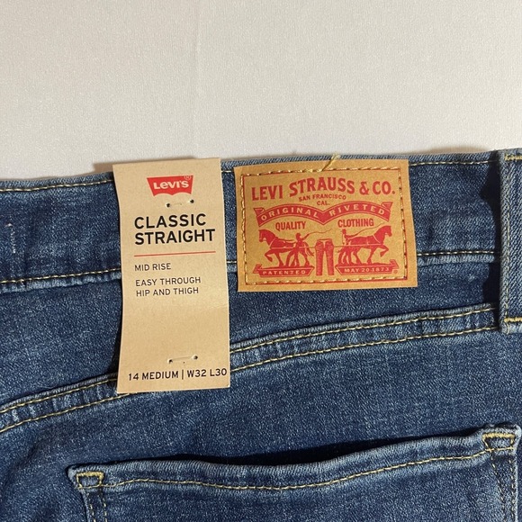 Levis Classic Straight Jeans Women 14/32 Mid Rise Dark Wash Sculpt Hypersoft NEW - Picture 5 of 9